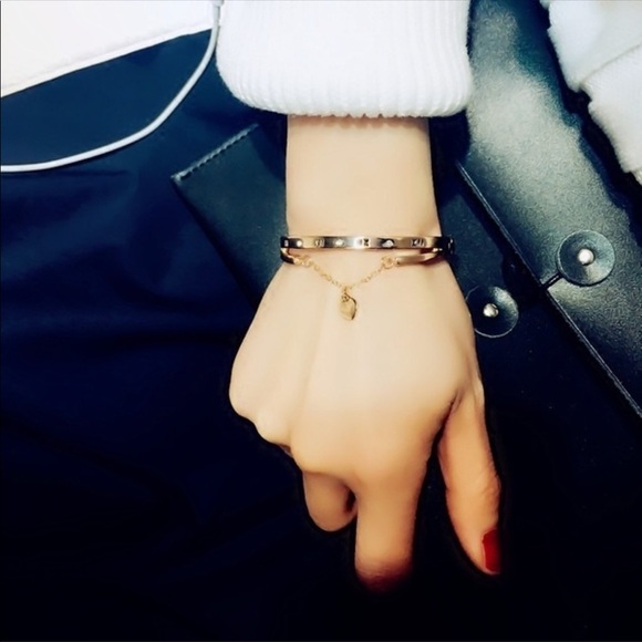 MOREin!!18KPlatedRomanNumeral&ChainedHeartBracelet - Picture 2 of 4